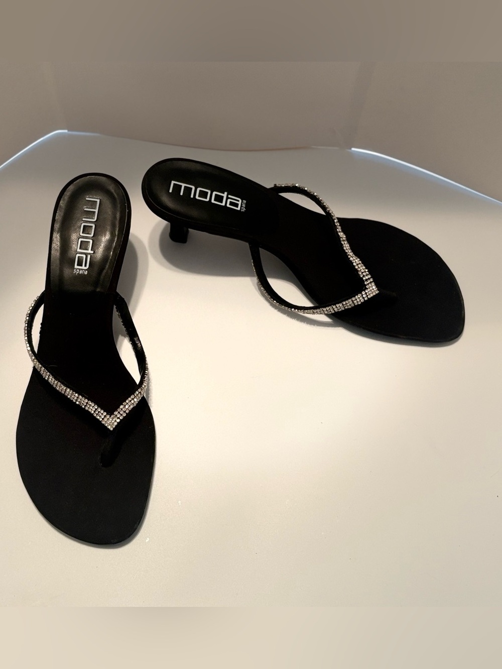 Moda Black Rhinestone Kitten Heel Thong Sandals